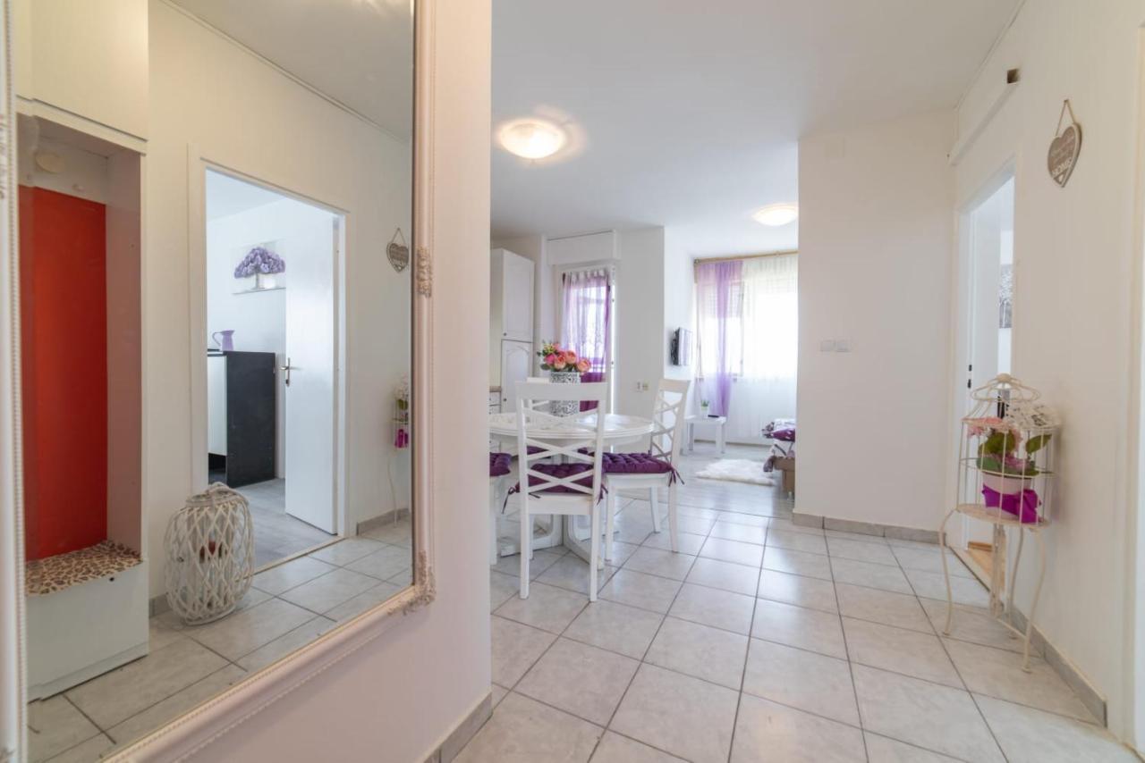 Strawberry Appartement Split Buitenkant foto