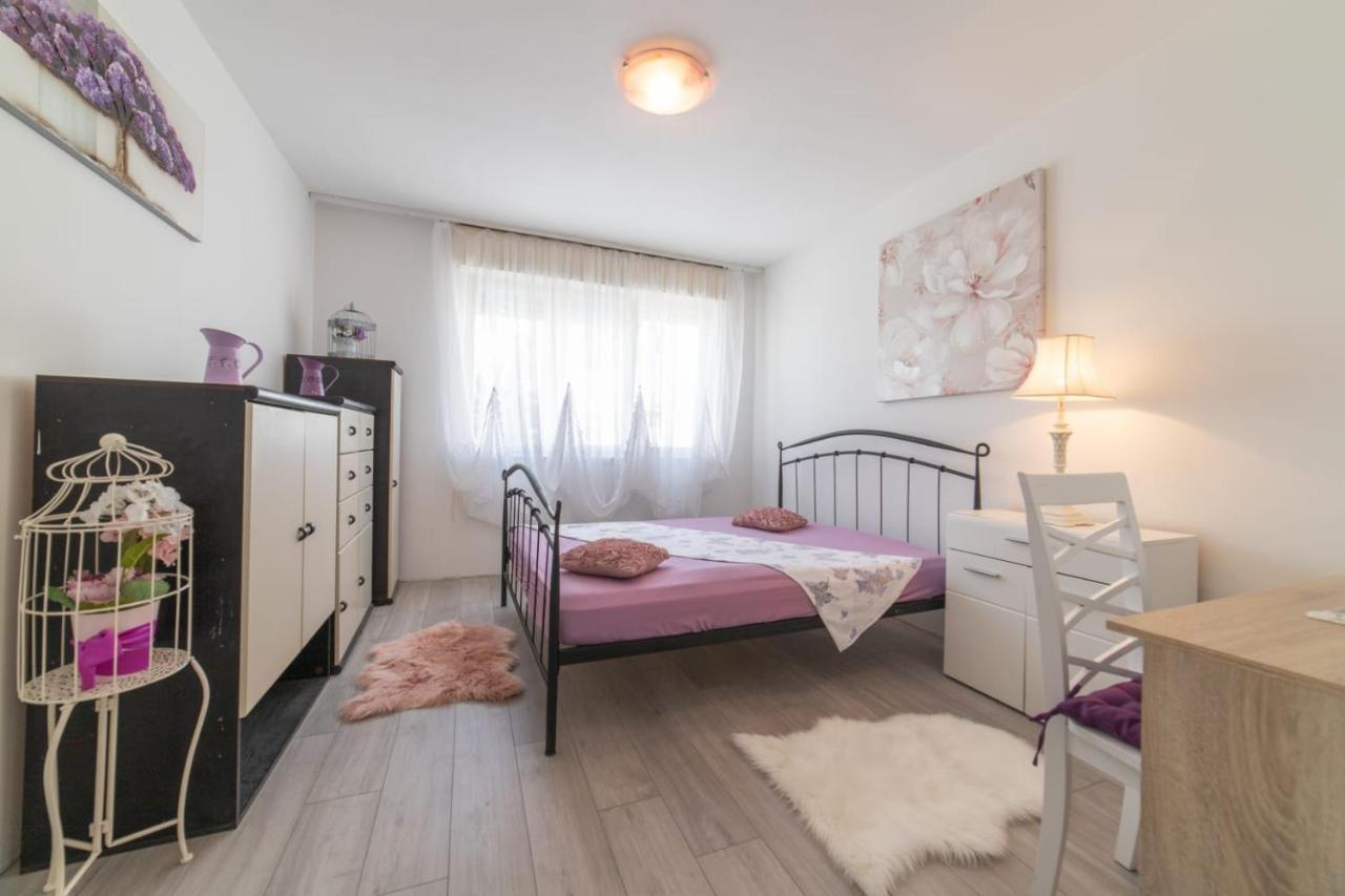 Strawberry Appartement Split Buitenkant foto