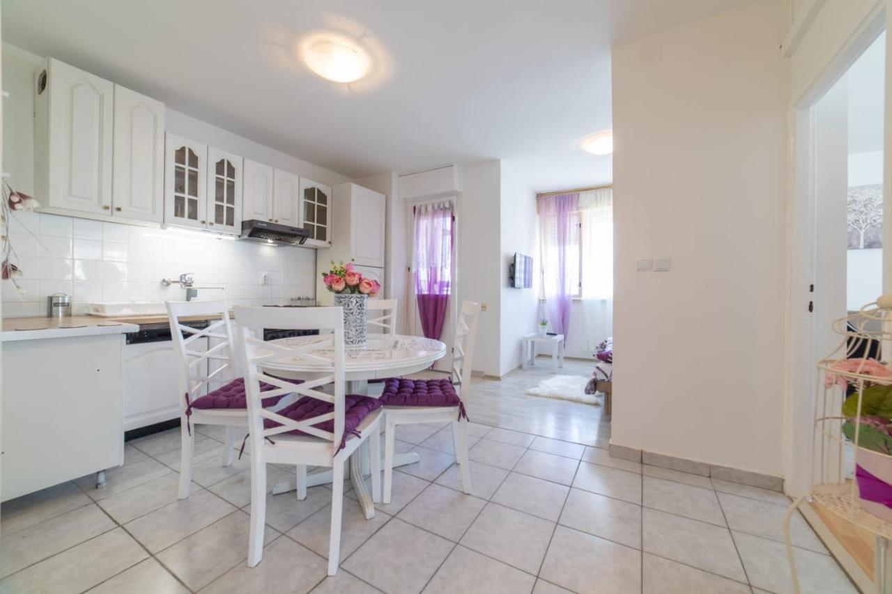 Strawberry Appartement Split Buitenkant foto
