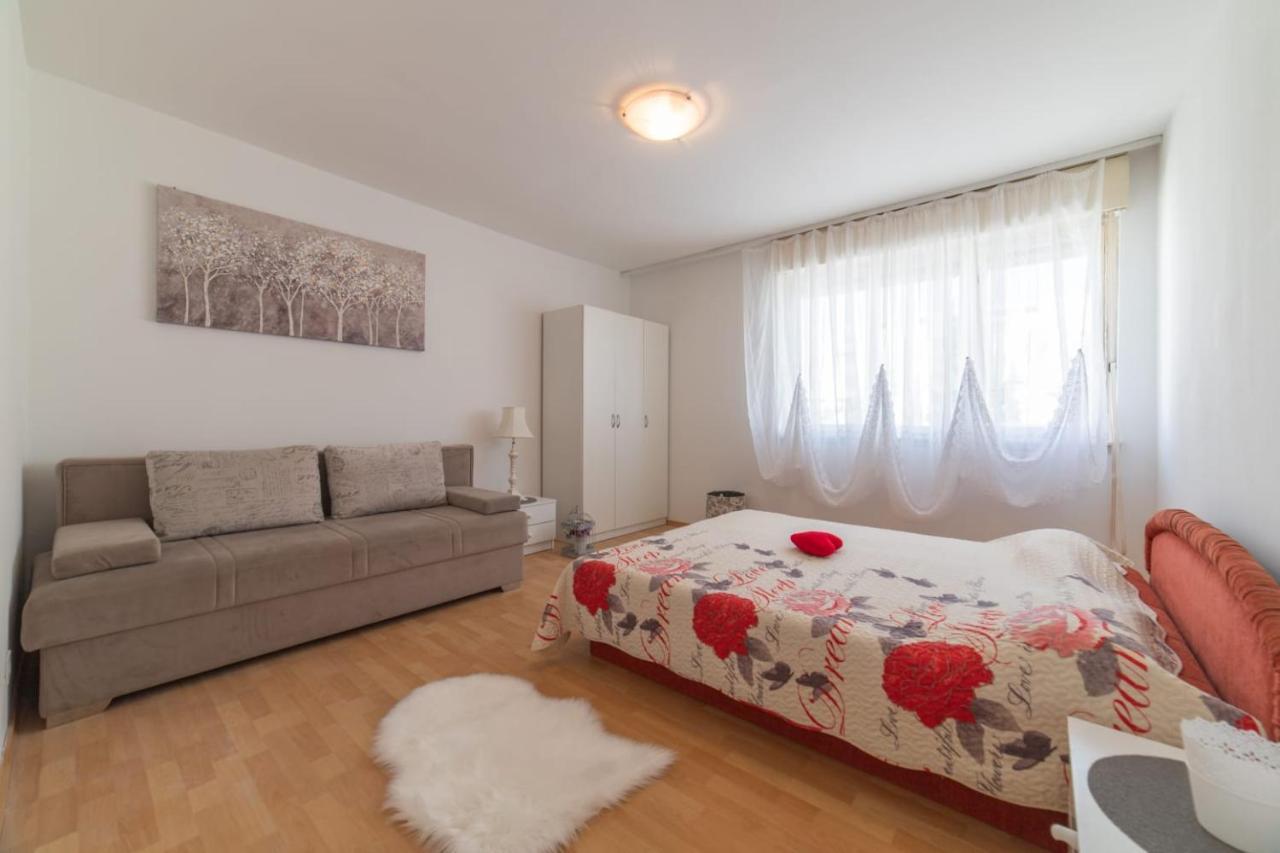 Strawberry Appartement Split Buitenkant foto